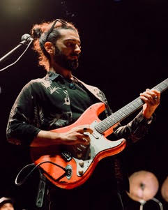 simone-amodeo-maestro-di-chitarra